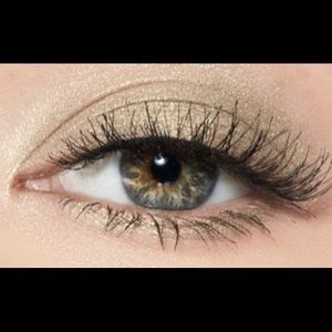 Kylie Cosmetics Makeup - Kylie’s - Marry Me / Single Eyeshadow Kylie Cosmetics Makeup - Kylie’s - Marry Me / Single Eyeshadow